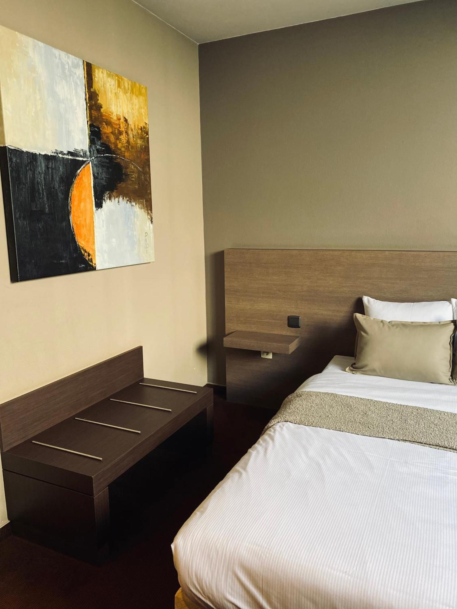 Hotel บอร์เน็ม ภายนอก รูปภาพ