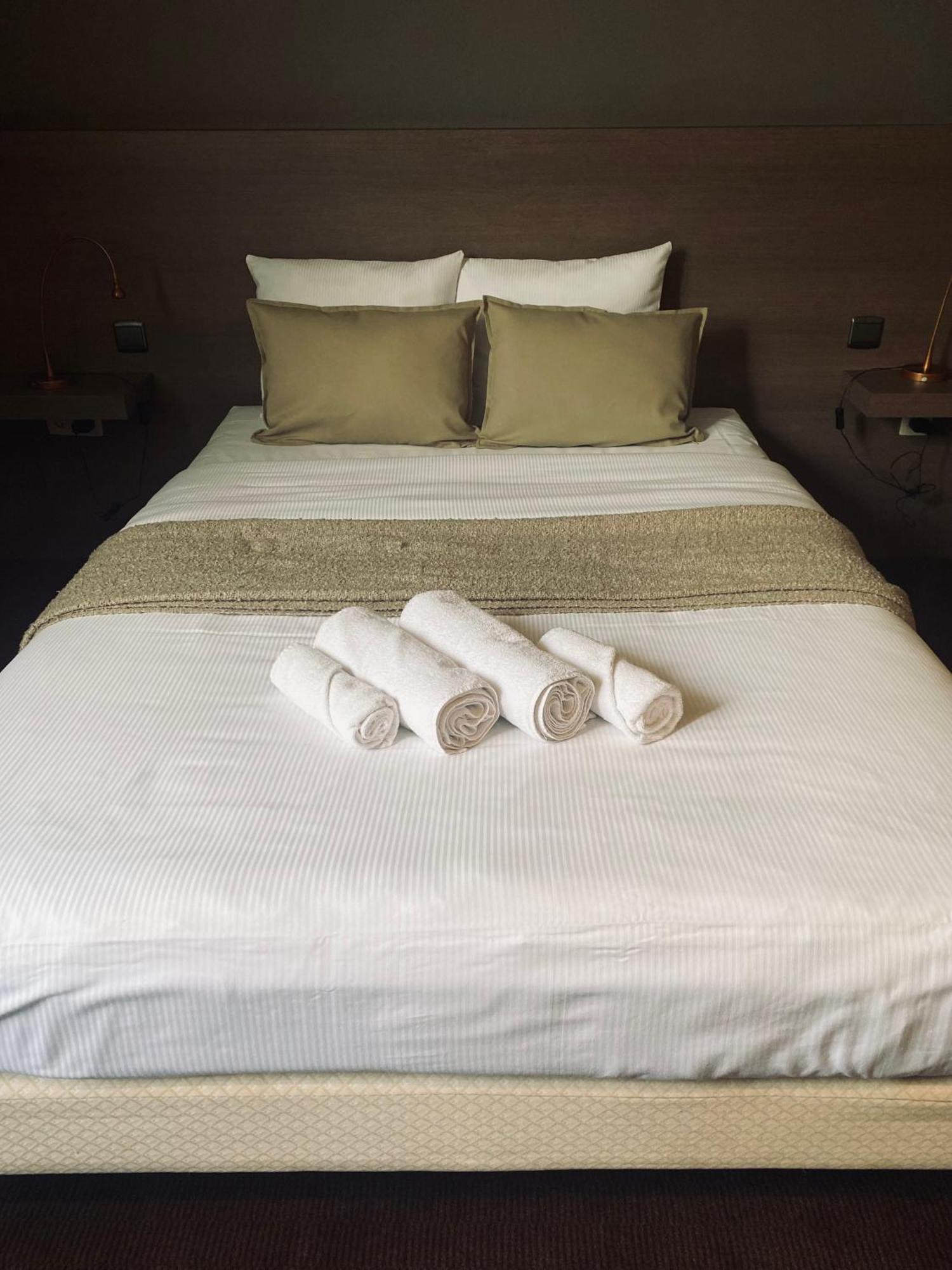 Hotel บอร์เน็ม ภายนอก รูปภาพ