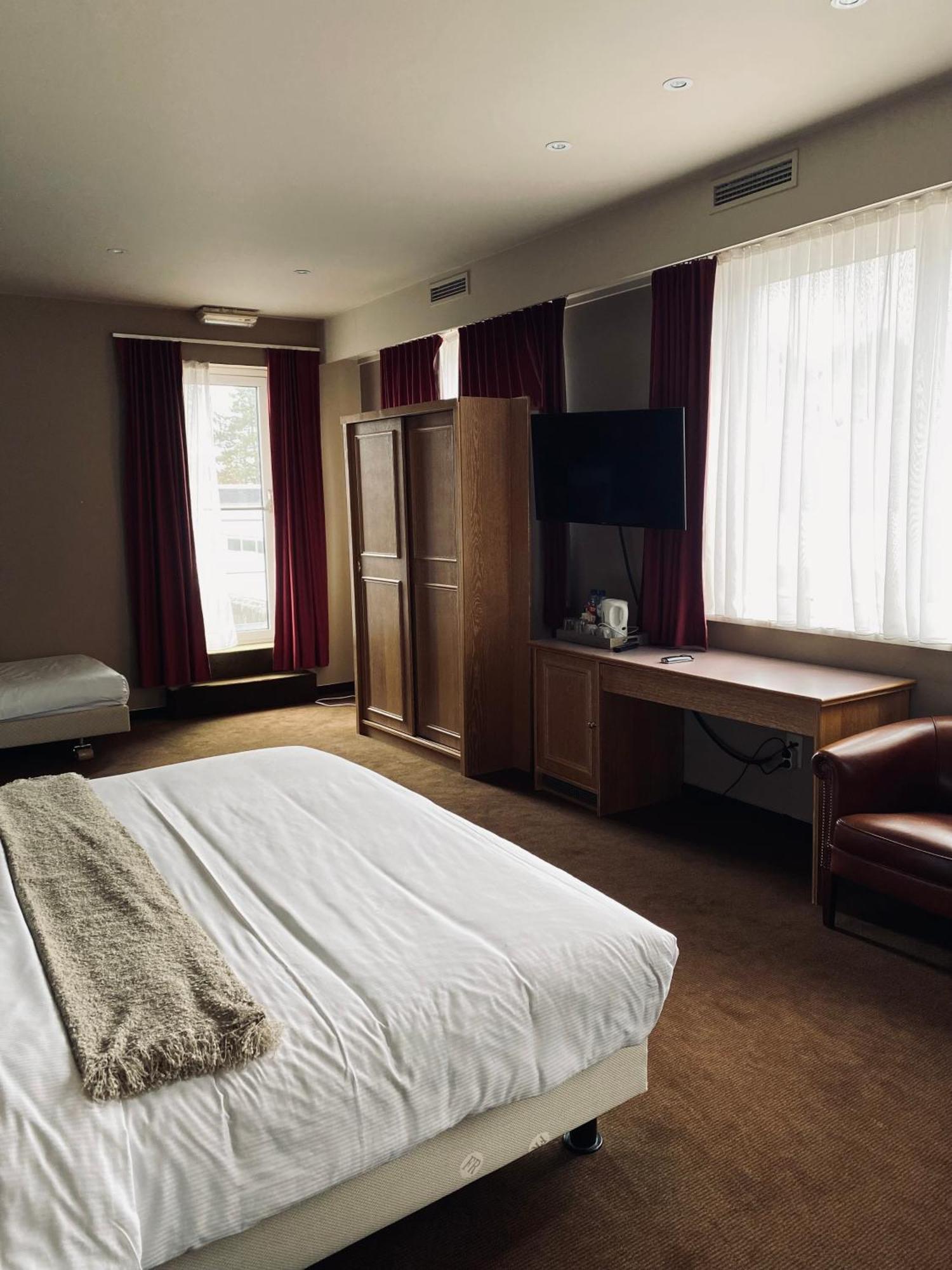 Hotel บอร์เน็ม ภายนอก รูปภาพ