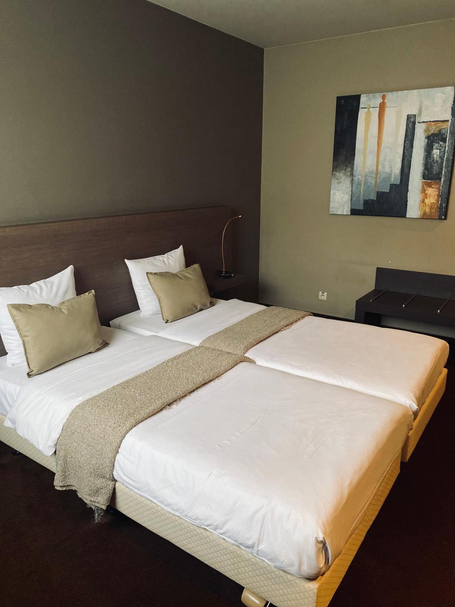 Hotel บอร์เน็ม ภายนอก รูปภาพ