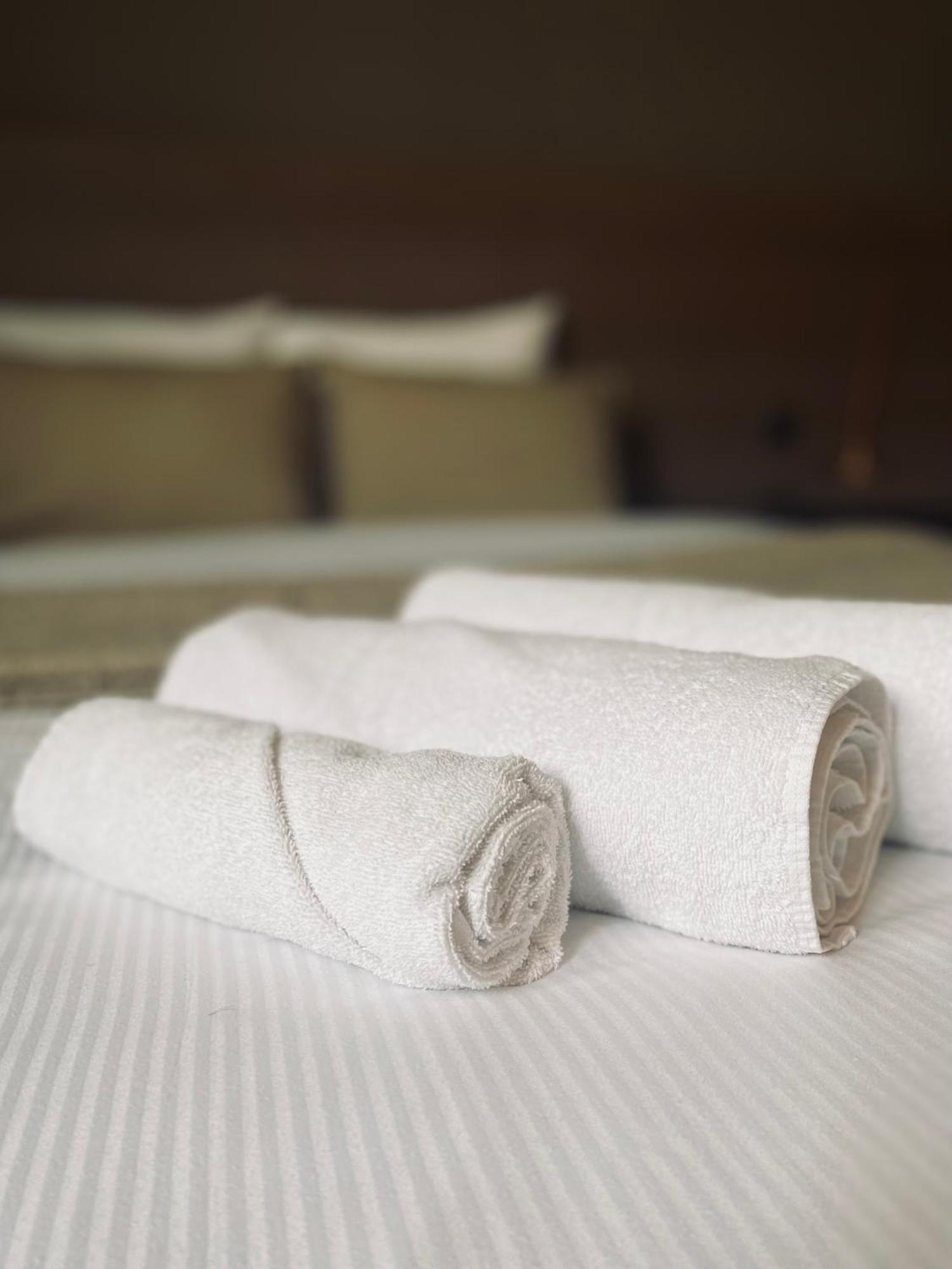 Hotel บอร์เน็ม ภายนอก รูปภาพ