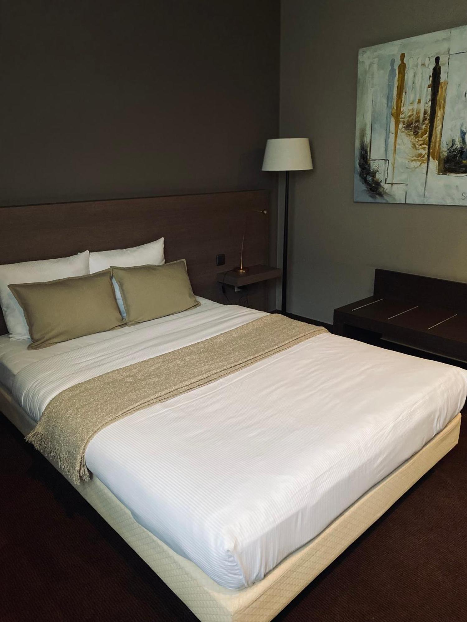 Hotel บอร์เน็ม ภายนอก รูปภาพ