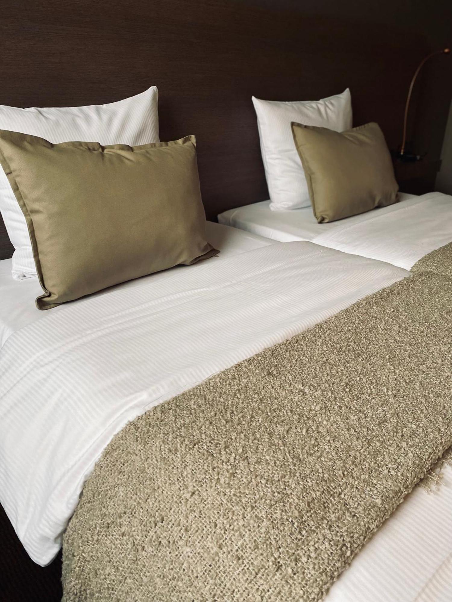 Hotel บอร์เน็ม ภายนอก รูปภาพ