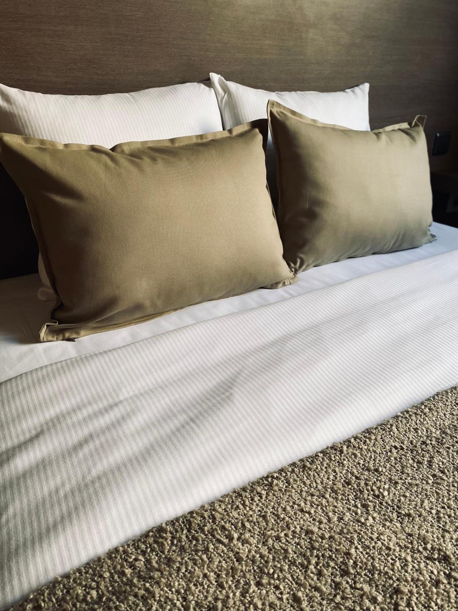 Hotel บอร์เน็ม ภายนอก รูปภาพ